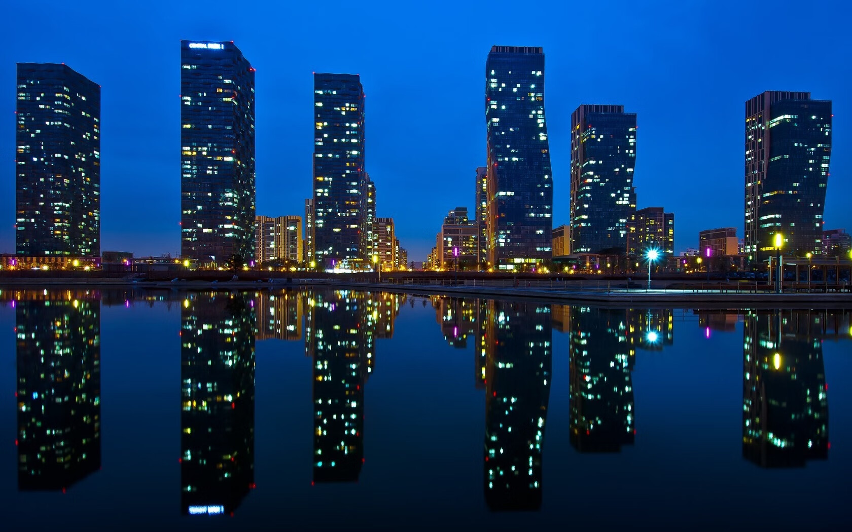 kaiyun-葡萄牙年轻球员弗朗西斯科·孔塞桑在对阵捷克的比赛中打入制胜球。意大利在欧洲杯预选赛中0-0战平乌克兰，艰难晋级正赛。